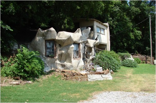 It's not the Flintstones house its real !