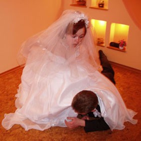 Crazy wedding: Groom under the dress